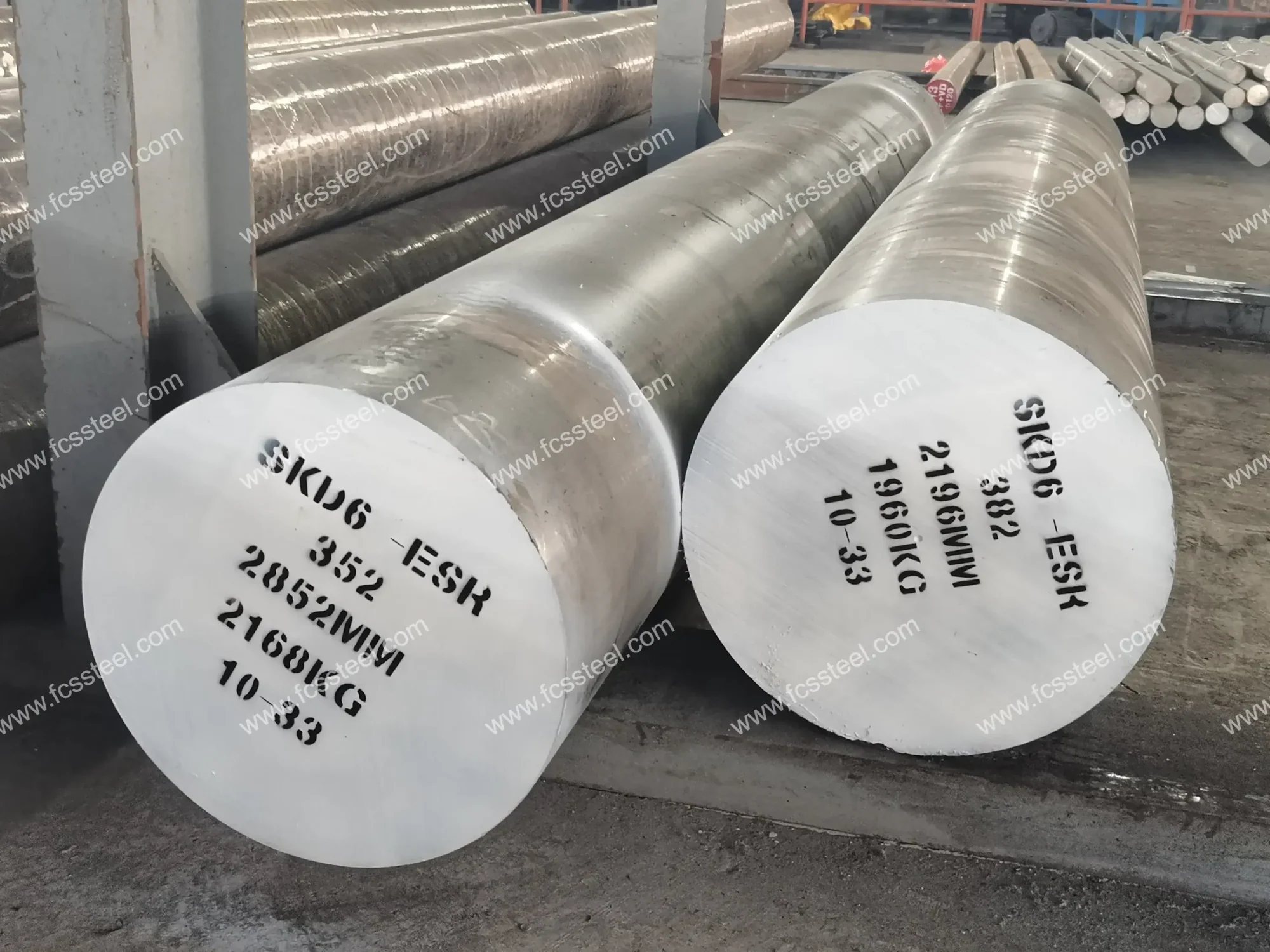 Heavy electroslag remelted H13 tool steel round bar (1.2344 / SKD61) marked with diameter, length and weight